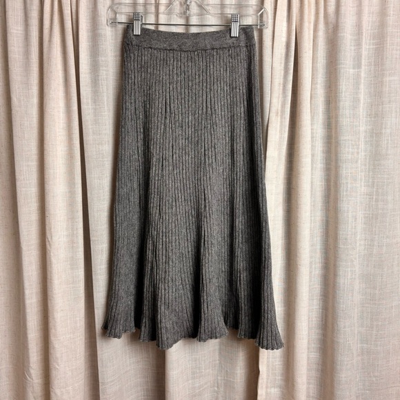 Vintage grey pleated knit midi skirt size XS cozy sweater skirt - Picture 2 of 3